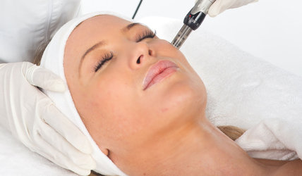 You are currently viewing Medical Skin Needling – Why it is the Best Anti-Ageing Secret in the Beauty Industry